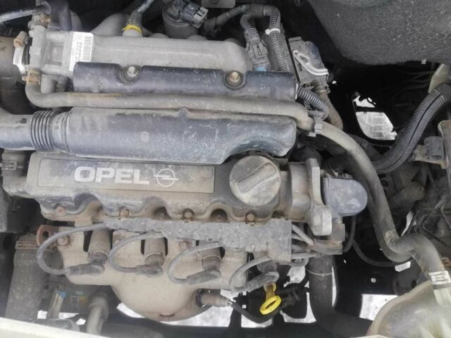 Сірий Опель Меріва, об'ємом двигуна 1.6 л та пробігом 238 тис. км за 2500 $, фото 7 на Automoto.ua