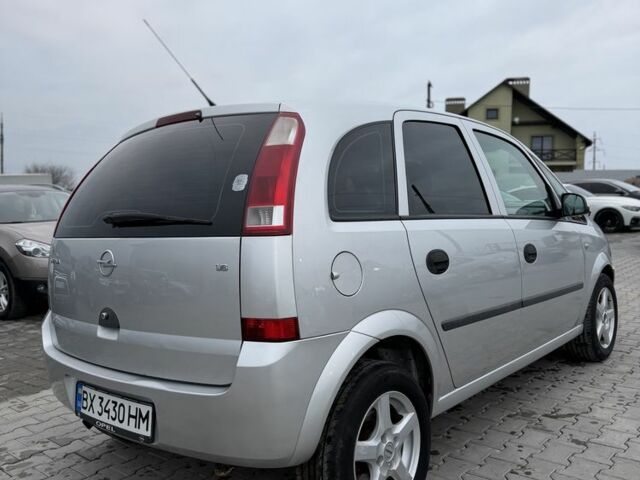 Серый Опель Мерива, объемом двигателя 1.6 л и пробегом 224 тыс. км за 3500 $, фото 3 на Automoto.ua