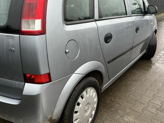 Сірий Опель Меріва, об'ємом двигуна 1.6 л та пробігом 220 тис. км за 3100 $, фото 4 на Automoto.ua