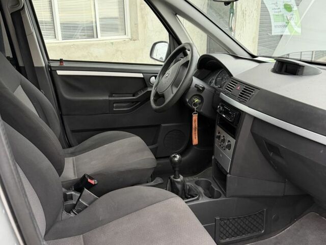 Серый Опель Мерива, объемом двигателя 1.6 л и пробегом 224 тыс. км за 3500 $, фото 6 на Automoto.ua