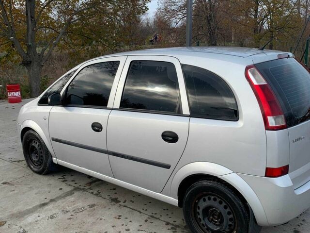 Серый Опель Мерива, объемом двигателя 1.6 л и пробегом 236 тыс. км за 2300 $, фото 1 на Automoto.ua