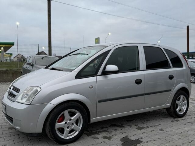 Серый Опель Мерива, объемом двигателя 1.6 л и пробегом 224 тыс. км за 3500 $, фото 5 на Automoto.ua