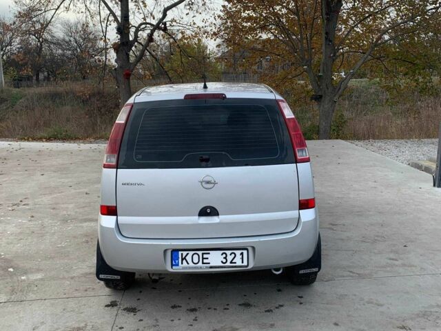 Серый Опель Мерива, объемом двигателя 1.6 л и пробегом 236 тыс. км за 2300 $, фото 3 на Automoto.ua