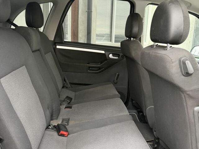 Серый Опель Мерива, объемом двигателя 1.6 л и пробегом 224 тыс. км за 3500 $, фото 7 на Automoto.ua