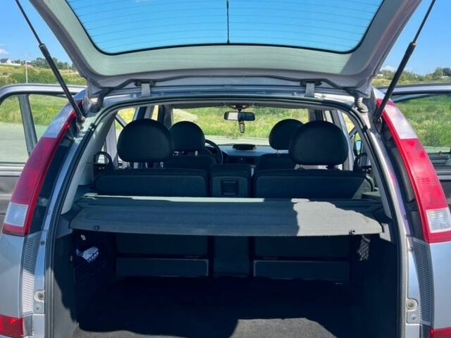 Серый Опель Мерива, объемом двигателя 1.6 л и пробегом 230 тыс. км за 4500 $, фото 6 на Automoto.ua