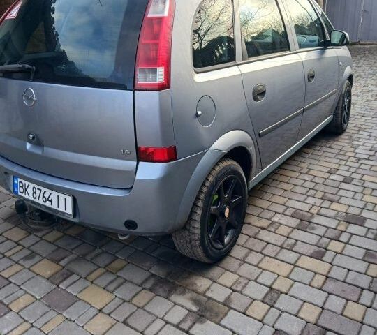 Серый Опель Мерива, объемом двигателя 1.6 л и пробегом 252 тыс. км за 3800 $, фото 3 на Automoto.ua