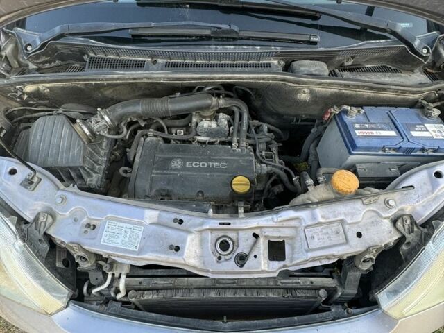 Серый Опель Мерива, объемом двигателя 1.4 л и пробегом 182 тыс. км за 3300 $, фото 13 на Automoto.ua