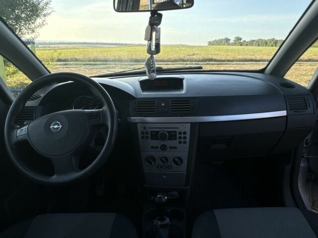 Серый Опель Мерива, объемом двигателя 1.4 л и пробегом 182 тыс. км за 3300 $, фото 12 на Automoto.ua