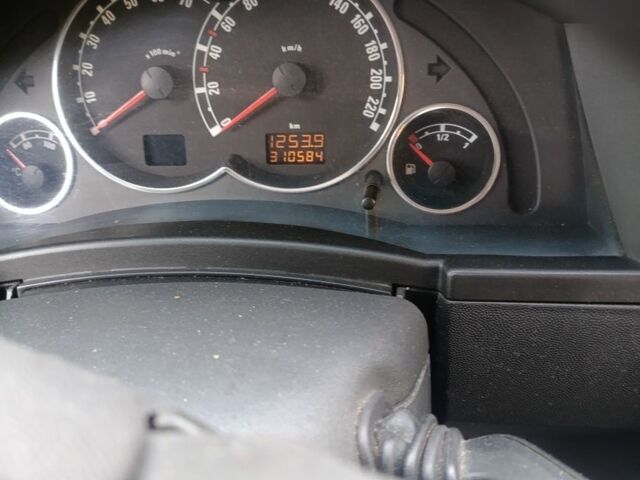 Серый Опель Мерива, объемом двигателя 0 л и пробегом 310 тыс. км за 3300 $, фото 1 на Automoto.ua