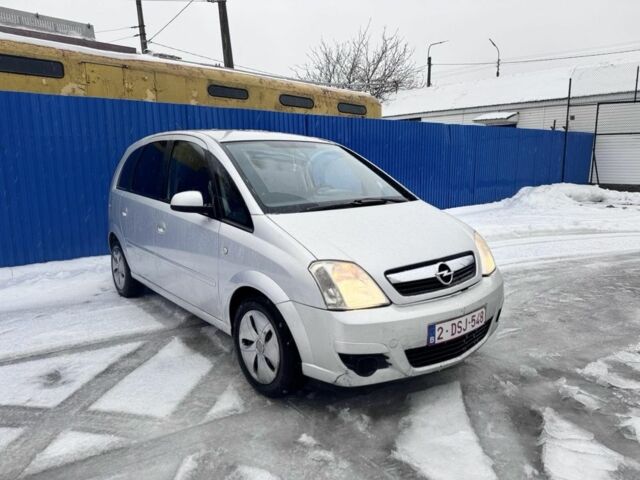 Серый Опель Мерива, объемом двигателя 1.4 л и пробегом 240 тыс. км за 1500 $, фото 1 на Automoto.ua