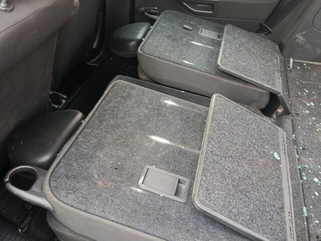 Серый Опель Мерива, объемом двигателя 0 л и пробегом 310 тыс. км за 3300 $, фото 3 на Automoto.ua