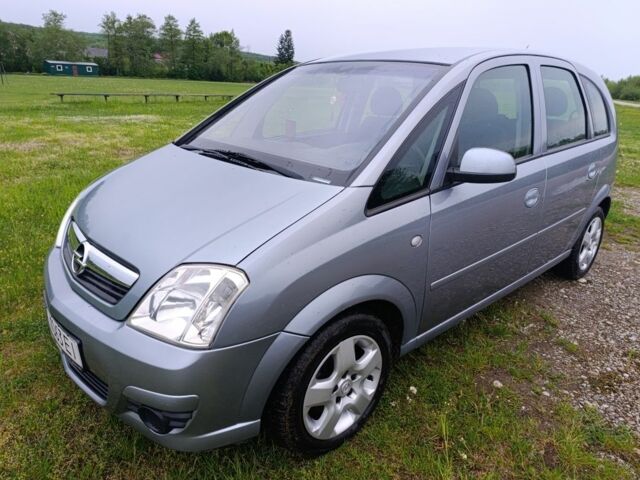 Серый Опель Мерива, объемом двигателя 1.8 л и пробегом 330 тыс. км за 3600 $, фото 4 на Automoto.ua