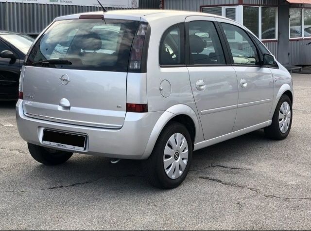 Серый Опель Мерива, объемом двигателя 1.6 л и пробегом 190 тыс. км за 6400 $, фото 2 на Automoto.ua