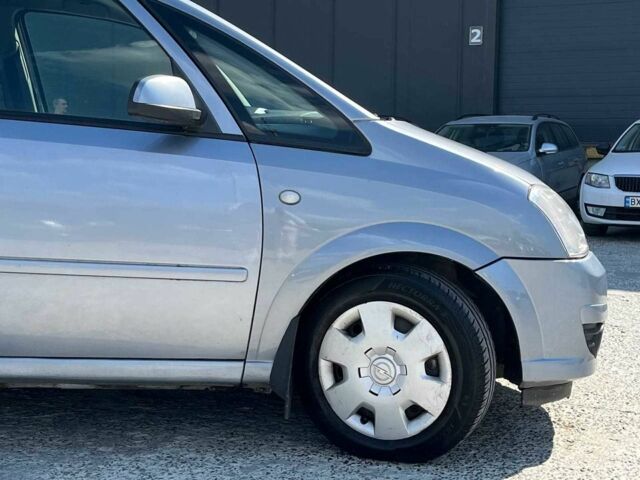 Серый Опель Мерива, объемом двигателя 1.6 л и пробегом 256 тыс. км за 3300 $, фото 19 на Automoto.ua