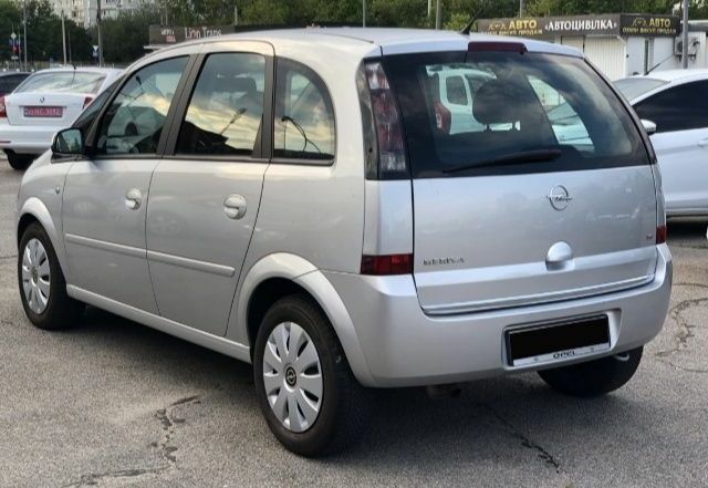 Серый Опель Мерива, объемом двигателя 1.6 л и пробегом 190 тыс. км за 6400 $, фото 5 на Automoto.ua