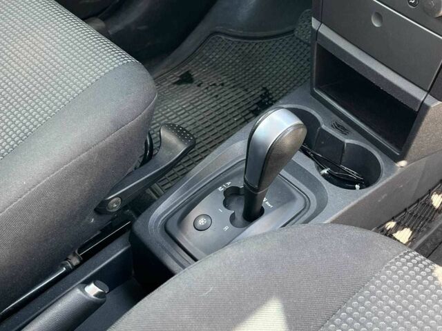 Серый Опель Мерива, объемом двигателя 1.6 л и пробегом 256 тыс. км за 3300 $, фото 7 на Automoto.ua