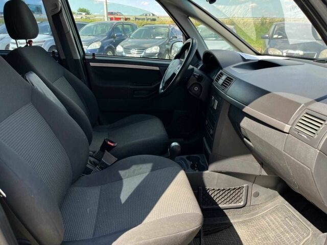 Серый Опель Мерива, объемом двигателя 1.6 л и пробегом 256 тыс. км за 3300 $, фото 9 на Automoto.ua