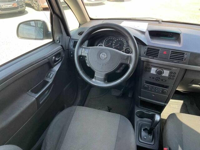 Серый Опель Мерива, объемом двигателя 1.6 л и пробегом 256 тыс. км за 3300 $, фото 13 на Automoto.ua