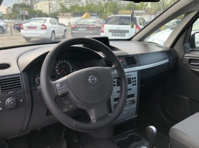 Серый Опель Мерива, объемом двигателя 1.6 л и пробегом 190 тыс. км за 6400 $, фото 4 на Automoto.ua