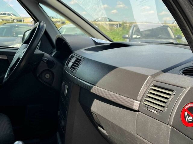 Серый Опель Мерива, объемом двигателя 1.6 л и пробегом 256 тыс. км за 3300 $, фото 3 на Automoto.ua