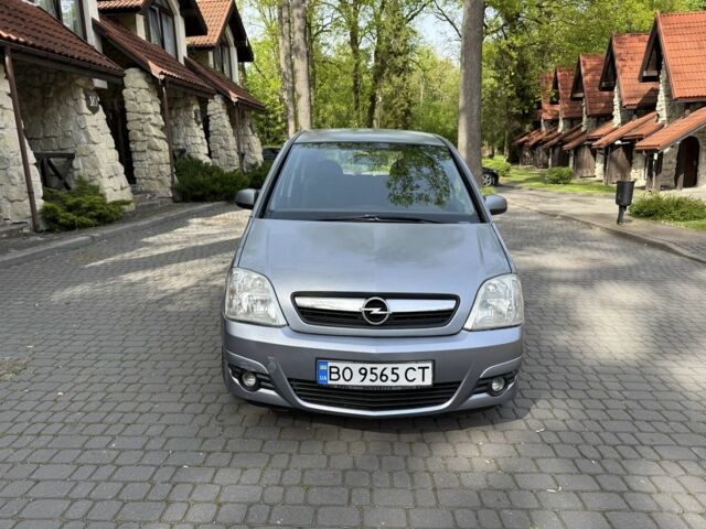 Сірий Опель Меріва, об'ємом двигуна 1.6 л та пробігом 229 тис. км за 3550 $, фото 1 на Automoto.ua