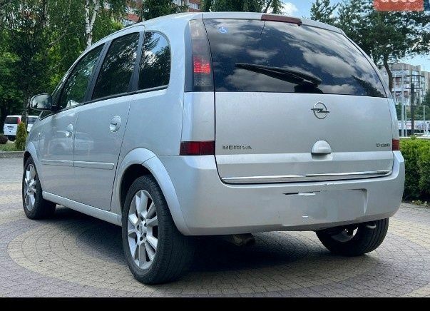 Сірий Опель Меріва, об'ємом двигуна 1.7 л та пробігом 190 тис. км за 4850 $, фото 4 на Automoto.ua