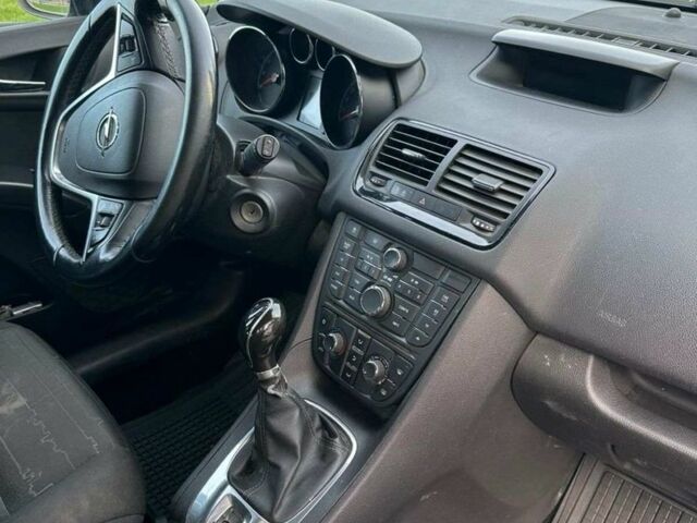 Серый Опель Мерива, объемом двигателя 1.4 л и пробегом 275 тыс. км за 3400 $, фото 4 на Automoto.ua