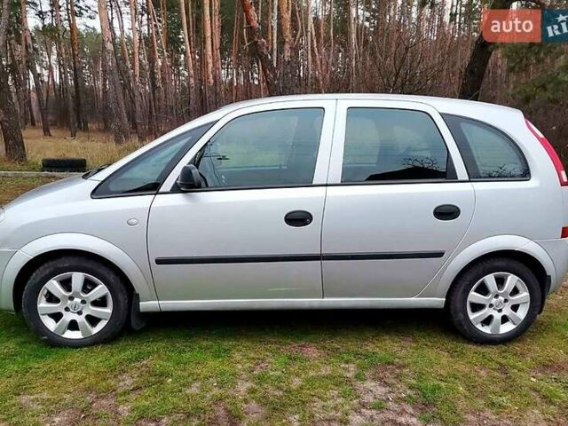 Серый Опель Мерива, объемом двигателя 1.6 л и пробегом 220 тыс. км за 4400 $, фото 4 на Automoto.ua