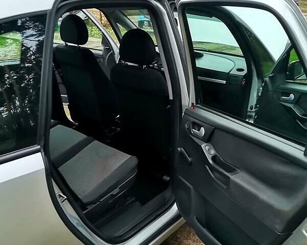 Серый Опель Мерива, объемом двигателя 1.6 л и пробегом 220 тыс. км за 4400 $, фото 11 на Automoto.ua