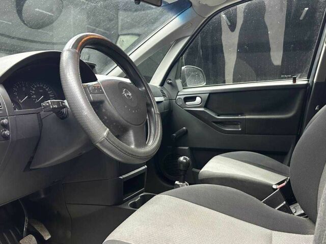 Серый Опель Мерива, объемом двигателя 1.6 л и пробегом 274 тыс. км за 4400 $, фото 6 на Automoto.ua