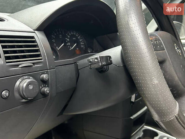 Сірий Опель Меріва, об'ємом двигуна 1.6 л та пробігом 274 тис. км за 4400 $, фото 10 на Automoto.ua