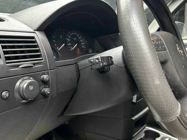 Серый Опель Мерива, объемом двигателя 1.6 л и пробегом 274 тыс. км за 4400 $, фото 10 на Automoto.ua