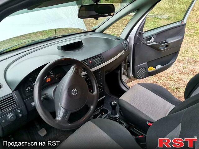 Серый Опель Мерива, объемом двигателя 1.6 л и пробегом 220 тыс. км за 4400 $, фото 9 на Automoto.ua