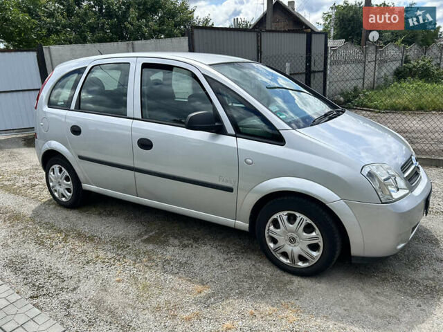 Серый Опель Мерива, объемом двигателя 1.6 л и пробегом 189 тыс. км за 3700 $, фото 4 на Automoto.ua