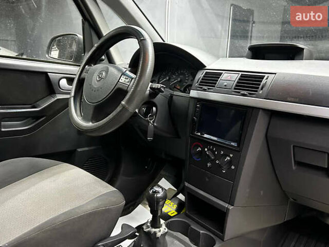 Сірий Опель Меріва, об'ємом двигуна 1.6 л та пробігом 274 тис. км за 4400 $, фото 14 на Automoto.ua