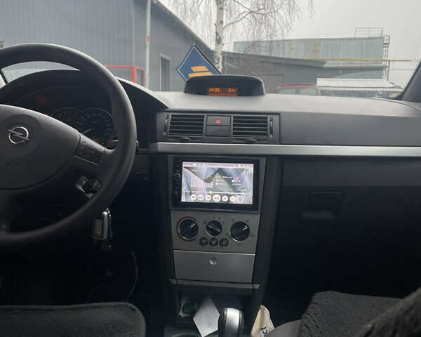 Серый Опель Мерива, объемом двигателя 1.6 л и пробегом 210 тыс. км за 4400 $, фото 8 на Automoto.ua