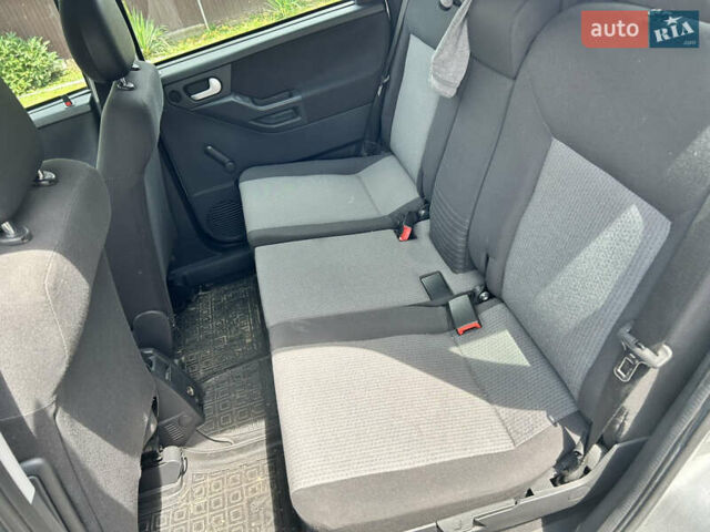 Серый Опель Мерива, объемом двигателя 1.6 л и пробегом 189 тыс. км за 3700 $, фото 9 на Automoto.ua