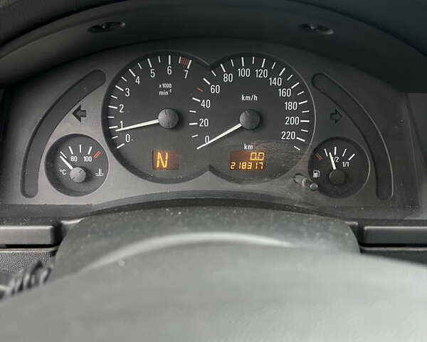 Сірий Опель Меріва, об'ємом двигуна 1.6 л та пробігом 220 тис. км за 3299 $, фото 16 на Automoto.ua