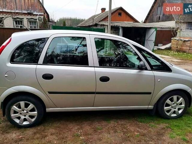 Серый Опель Мерива, объемом двигателя 1.6 л и пробегом 220 тыс. км за 4400 $, фото 5 на Automoto.ua