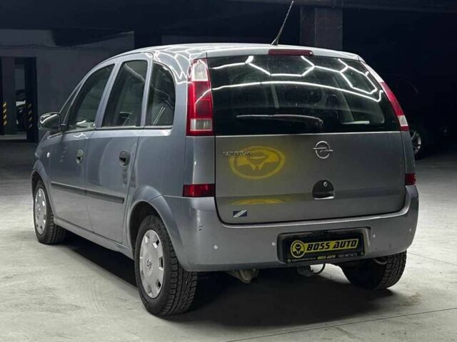 Серый Опель Мерива, объемом двигателя 1.6 л и пробегом 274 тыс. км за 4400 $, фото 3 на Automoto.ua