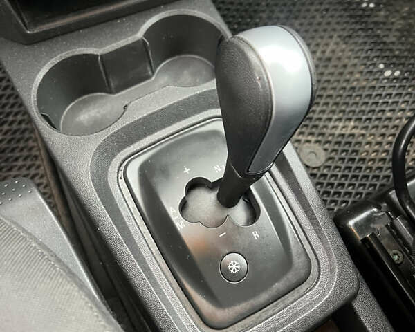 Сірий Опель Меріва, об'ємом двигуна 1.6 л та пробігом 220 тис. км за 3299 $, фото 17 на Automoto.ua