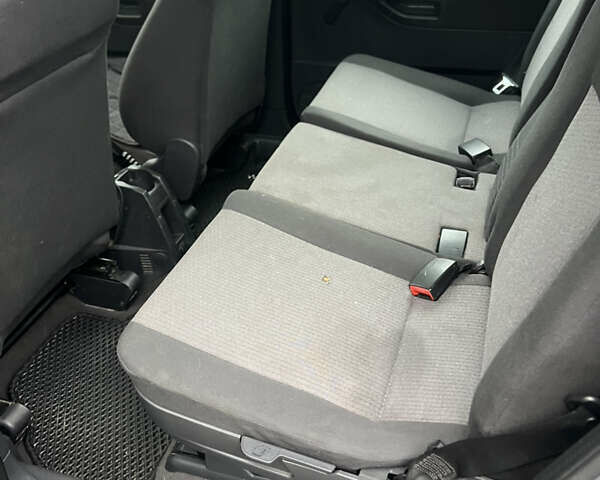 Сірий Опель Меріва, об'ємом двигуна 1.6 л та пробігом 220 тис. км за 3299 $, фото 18 на Automoto.ua