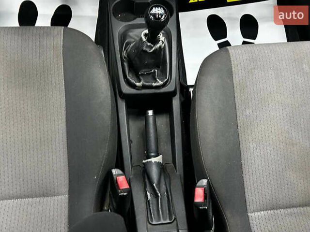 Сірий Опель Меріва, об'ємом двигуна 1.6 л та пробігом 274 тис. км за 4400 $, фото 11 на Automoto.ua