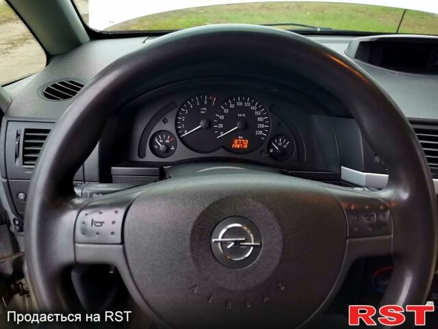 Серый Опель Мерива, объемом двигателя 1.6 л и пробегом 220 тыс. км за 4400 $, фото 11 на Automoto.ua