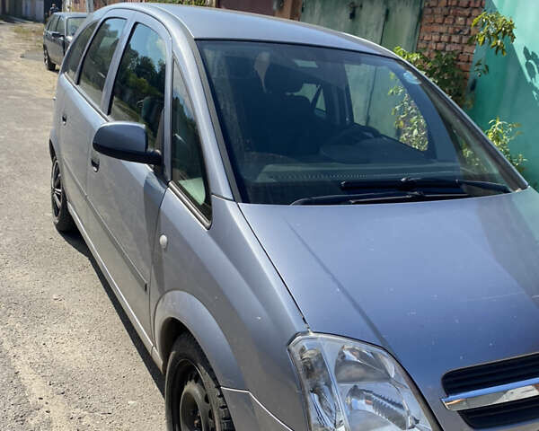 Серый Опель Мерива, объемом двигателя 1.6 л и пробегом 210 тыс. км за 4400 $, фото 2 на Automoto.ua