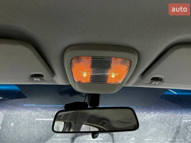 Сірий Опель Меріва, об'ємом двигуна 1.6 л та пробігом 274 тис. км за 4400 $, фото 12 на Automoto.ua