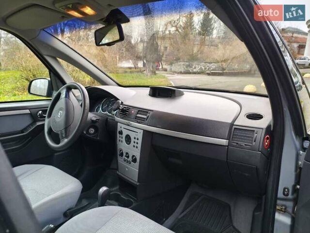 Сірий Опель Меріва, об'ємом двигуна 1.6 л та пробігом 158 тис. км за 3999 $, фото 2 на Automoto.ua