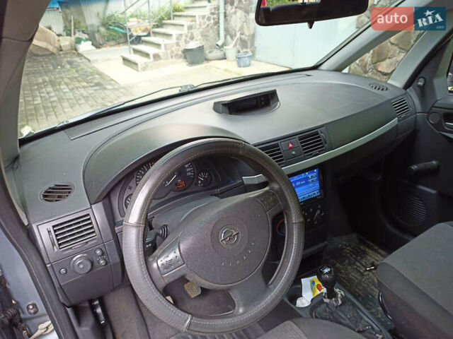 Сірий Опель Меріва, об'ємом двигуна 1.6 л та пробігом 274 тис. км за 4000 $, фото 7 на Automoto.ua