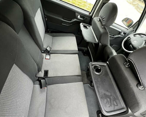 Сірий Опель Меріва, об'ємом двигуна 1.69 л та пробігом 155 тис. км за 4200 $, фото 18 на Automoto.ua