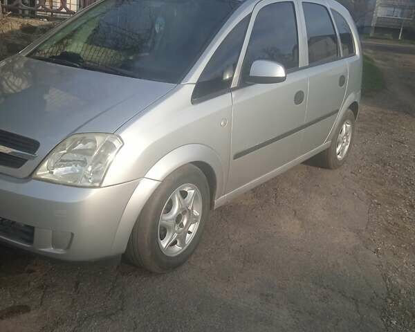 Серый Опель Мерива, объемом двигателя 1.6 л и пробегом 215 тыс. км за 3600 $, фото 3 на Automoto.ua